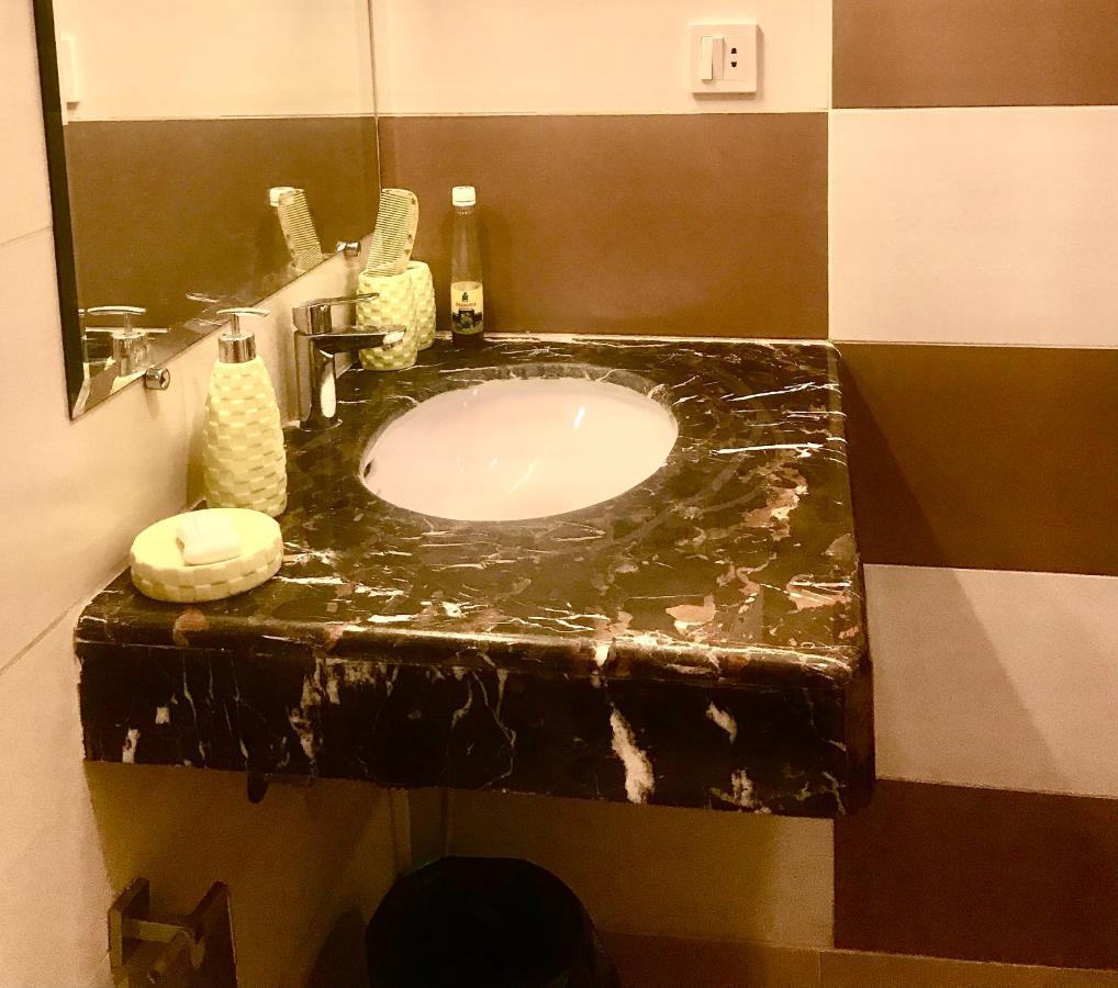Atrium High Suite 2Bed Family Apartment Near Giga Mall Islamabad Eksteriør bilde